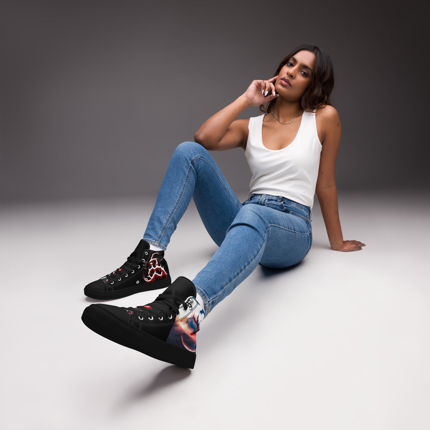 6I66LES,,Women’s high top canvas shoes